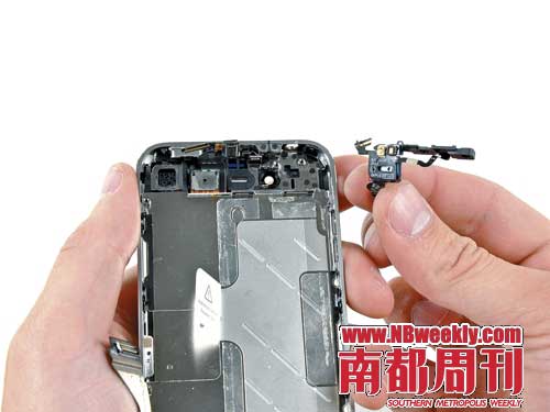 南都周刊:撬開iPhone4潘多拉魔盒