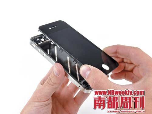 南都周刊:撬開iPhone4潘多拉魔盒