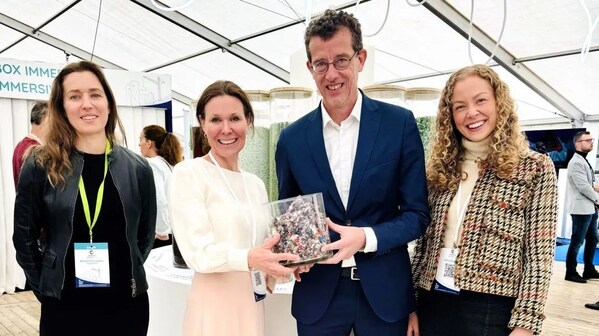 ȫׂPETչSLonglavillexʽһBénédicte GarbilCARBIOSI(y)(w)Vibeke KrohnʼƷI(y)(w)ؓ؟(z)ˣҶMathieu BerthoudCARBIOS(w)ؓ؟(z)һMari Larsen SætherʼƷI(y)(w)̄(w)չؓ؟(z)